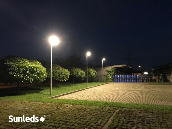 40 W LED Straßenleuchte / Mastleuchte warm-weiß 3000 K